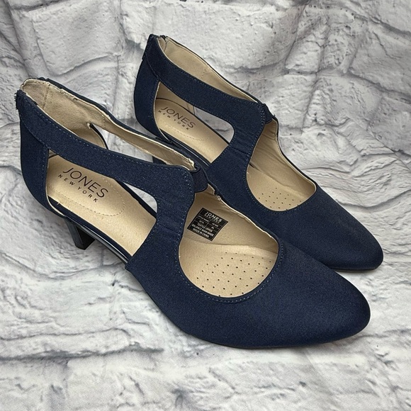 Jones New York Navy Heels - Picture 1 of 5